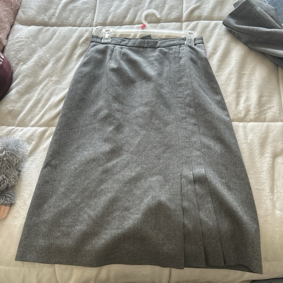 DOMINO Blazer and Skirt set - Picture 5 of 9